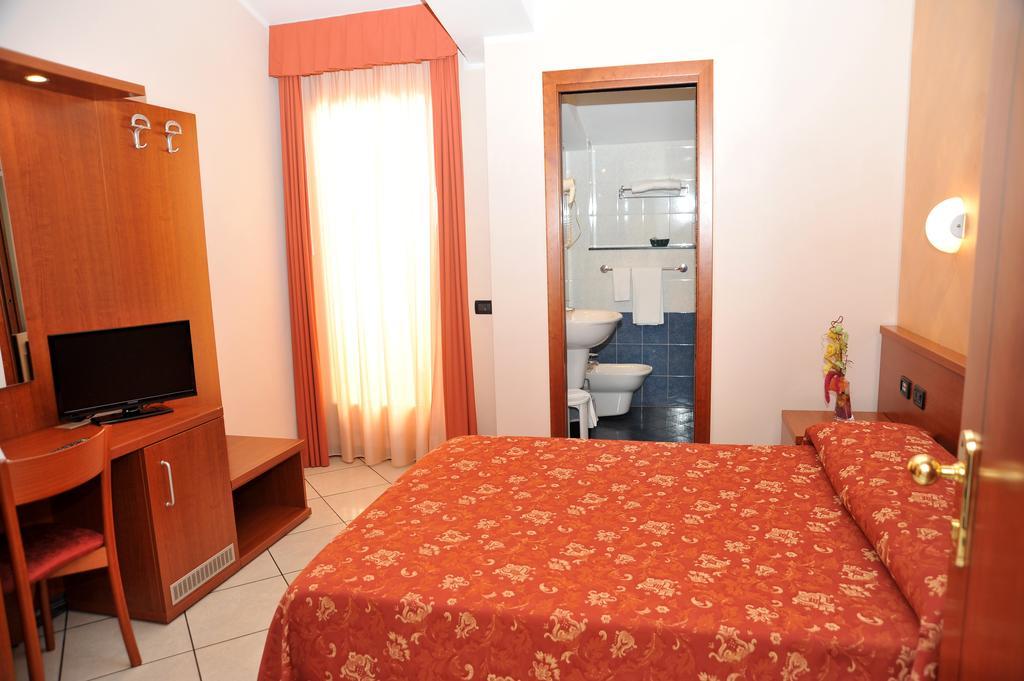 Hotel Stazione 리보르노 외부 사진