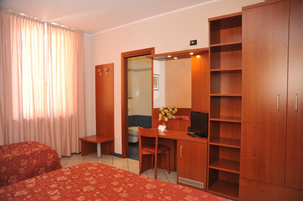 Hotel Stazione 리보르노 외부 사진