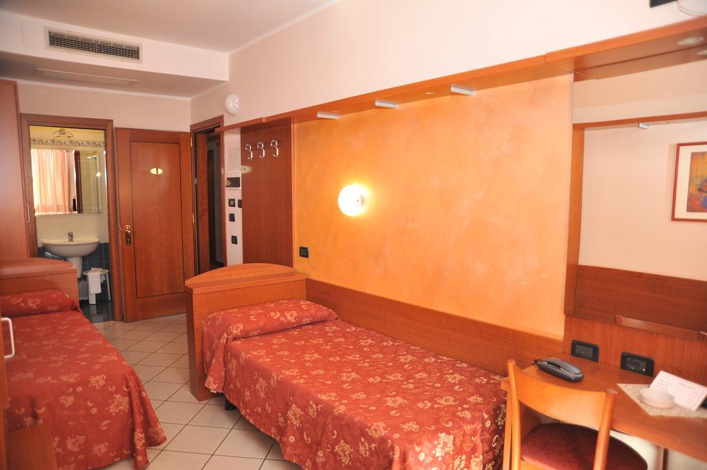 Hotel Stazione 리보르노 외부 사진