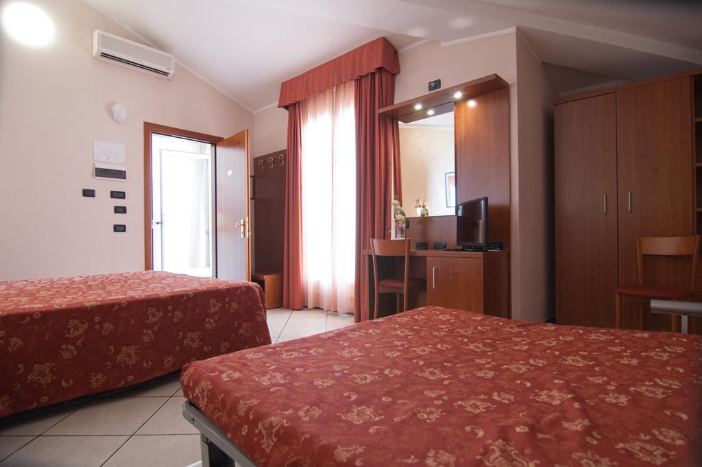 Hotel Stazione 리보르노 외부 사진