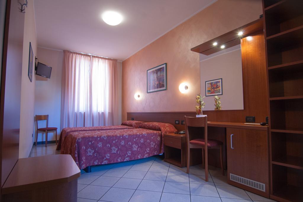 Hotel Stazione 리보르노 외부 사진