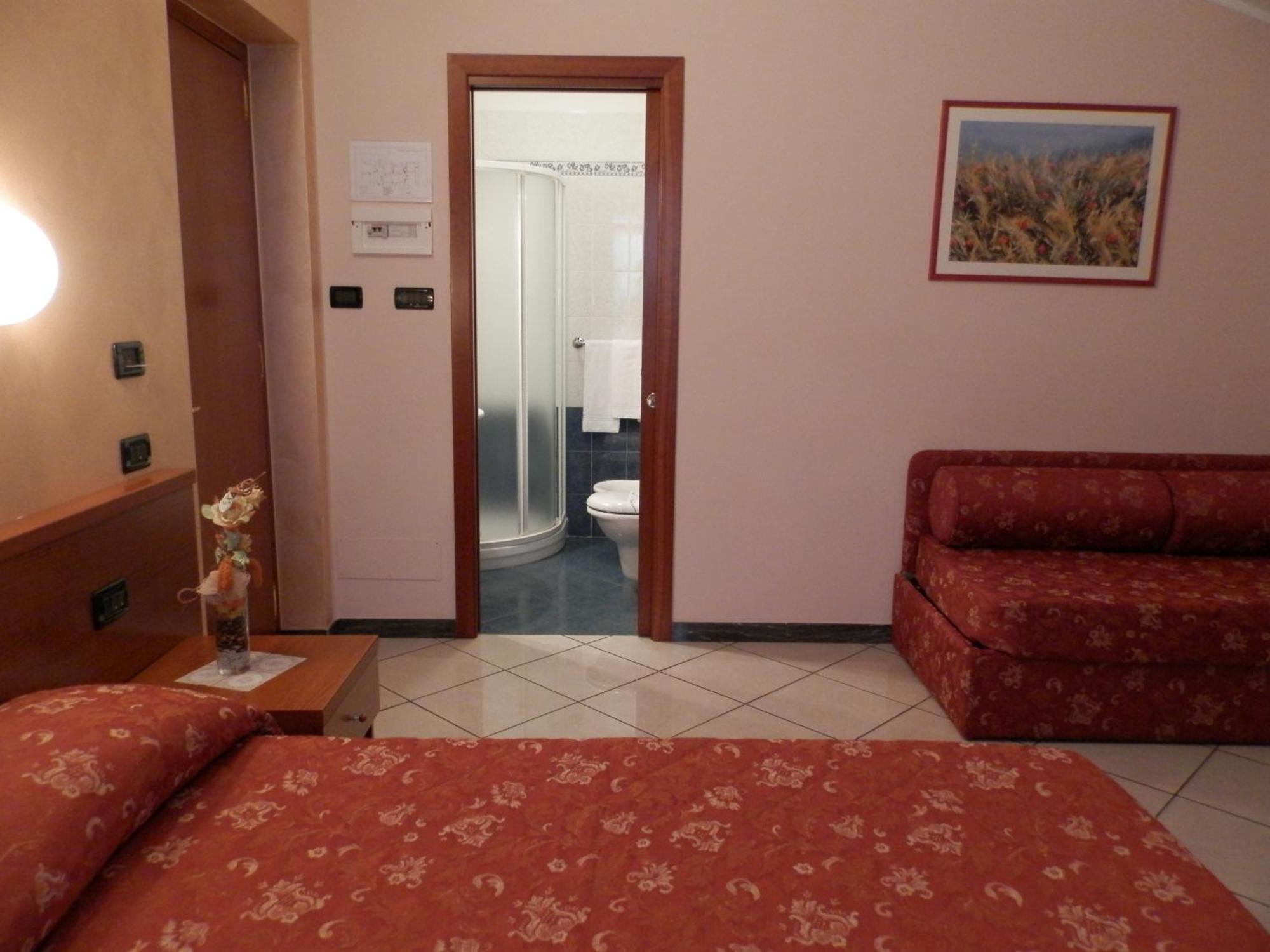 Hotel Stazione 리보르노 외부 사진