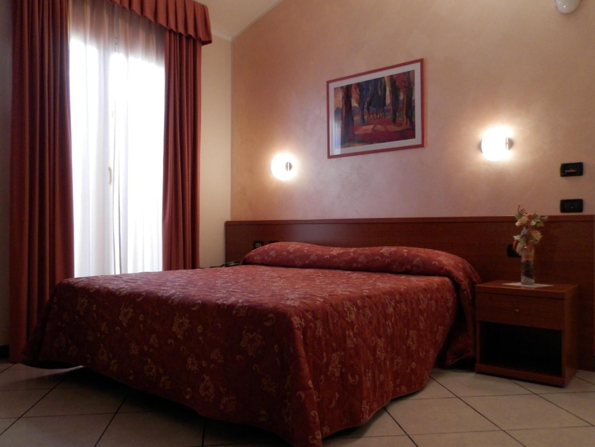 Hotel Stazione 리보르노 외부 사진