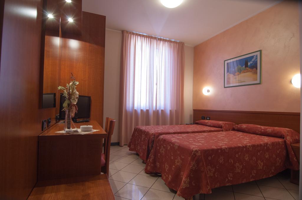 Hotel Stazione 리보르노 외부 사진